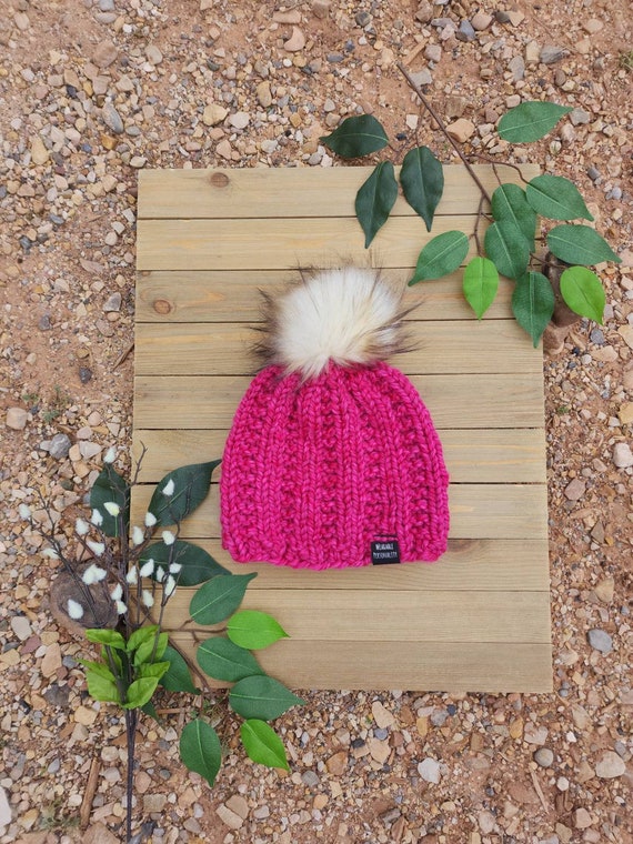 Pink Ribbed Knit Beanie With Faux Fur Pom, Women display picture 3