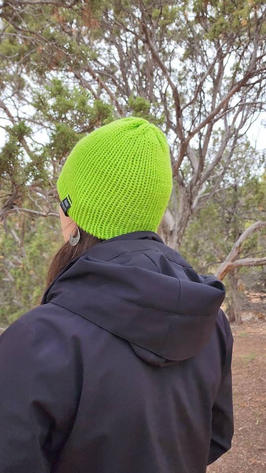 GIDAI Thick Knit Beanie - Neon Parakeet Green, Breathable Fisherman Style, One Size