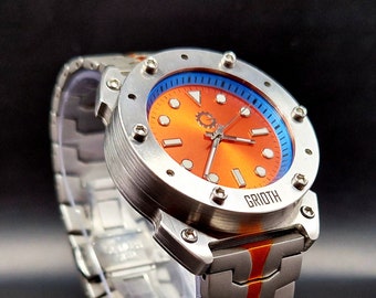 Reloj inusual de estilo industrial para hombre. Diámetro de caja de 41 mm. Movimiento automático Seiko. Brazalete de acero inoxidable. CARRERA-41. esfera naranja