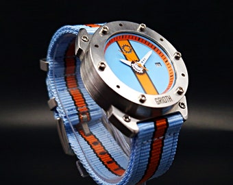 Ungewöhnliche Renn- und Kundgebungsuhr für Männer. Mechanisches automatisches Seiko Uhrwerk. 41mm Gehäusedurchmesser. Blau und Orange. Perfektes Geschenk für Gentleman