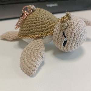 Customizable crochet turtle key ring