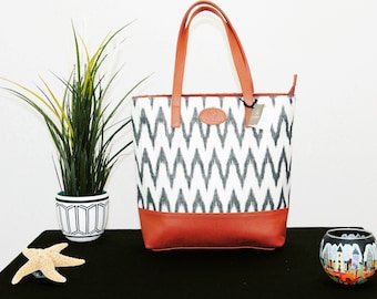Women Vegan Leather Tote | shoulder bag | laptop bag | zipper tote | Huge Sale | gift for women | large purse | spacious Tote | Tote Bag