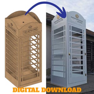 Può includere: Due immagini di una cabina telefonica, una in cartone non rifinito e l'altra verniciata di grigio chiaro. Entrambe hanno una forma rettangolare con una corona e la parola "TELEPHONE" in alto. Le parole "DIGITAL DOWNLOAD" sono in basso.