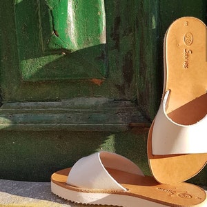 White flatform leather sandals for women, Ancient Greek leather sandal, White leather slippers, Slider flats for women, Boho Wedding sandals