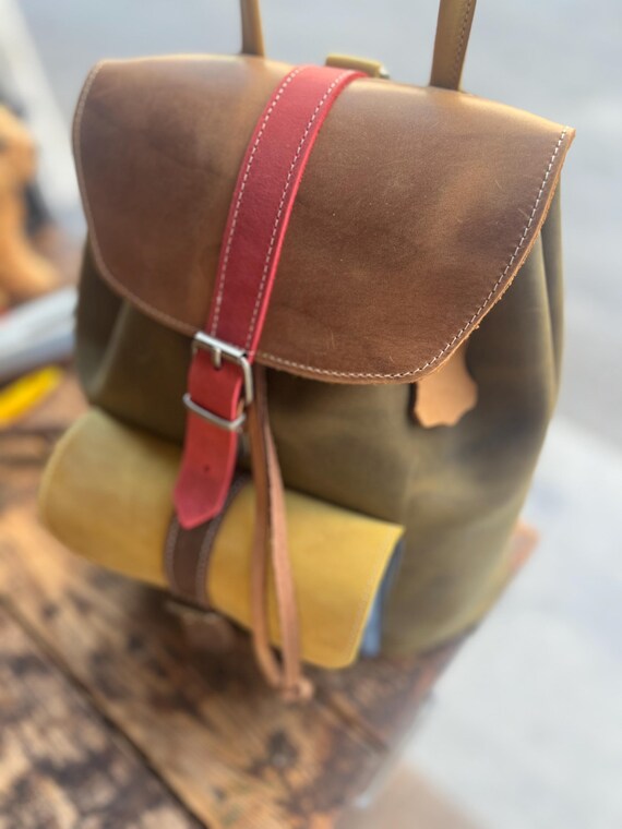Handmade Leather Backpack: Multicolor Vintage Style Rucksack  display picture 1