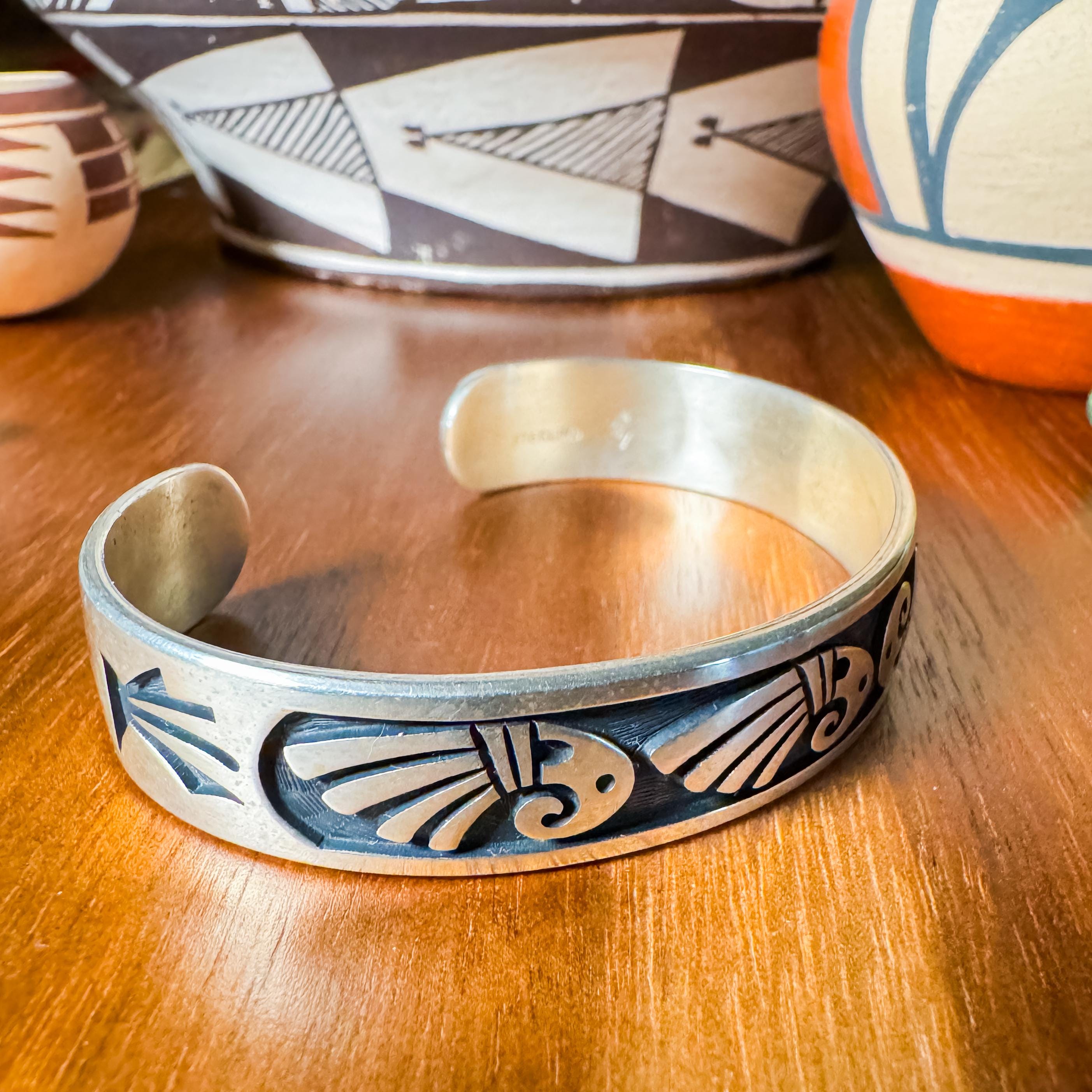 Native American Immense Howling Coyote Turquoise Sterling Silver Bracelet Cuff Native American Immense Howling Coyote Turquoise Sterling Silver Bracelet Cuff