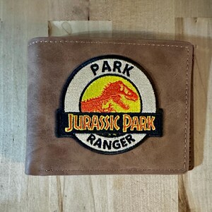 Gorra de malla estilo camionero con cierre a presión de Jurassic Park Ranger Park Security, fabricada a mano individualmente en Florida. imagen 3