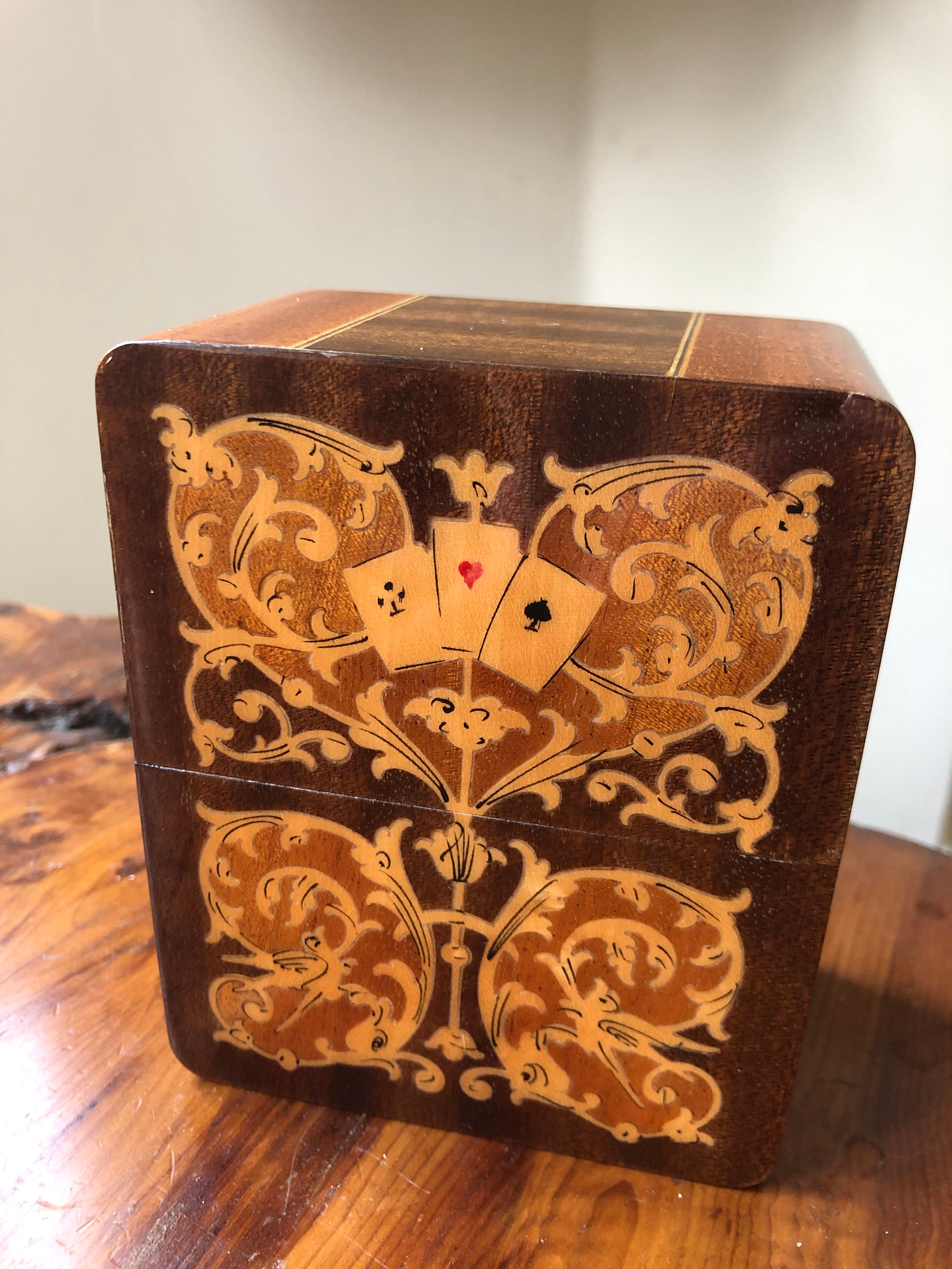 Inlaided card box + playing cards - Sorrento inlaid wood