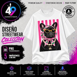 Op de afbeelding: Een wit t-shirt met een afbeelding van een zwarte Franse bulldog die een roze hoofddoek met stippen, een gele zonnebril en een parelketting met een botvormige hanger draagt, tegen een achtergrond van verticale roze strepen.