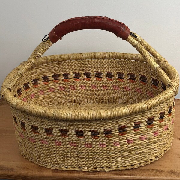 Short Oval Bolga Basket with Leather Handle