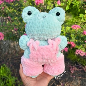 Crochet Baby Frog in Overalls Plushie PATTERN image 3