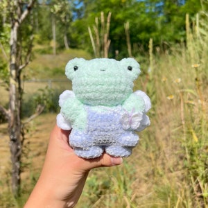 Crochet Baby Frog in Overalls Plushie PATTERN image 9