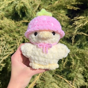 Crochet Duckling in Hat Plushie PATTERN image 5