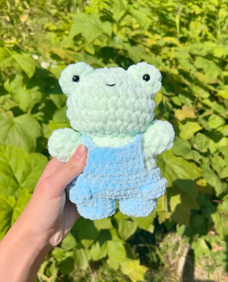 Crochet Baby Frog in Overalls Plushie PATTERN image 2