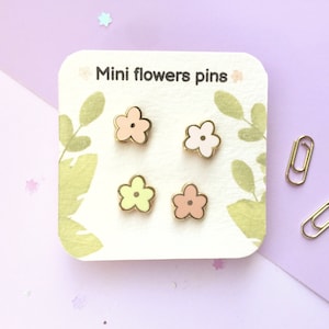 Mini set of flowers pins from the Cute Nature Friends collection floral mini Filler lapel pin Spring / summer Pins Spring Present 画像 1
