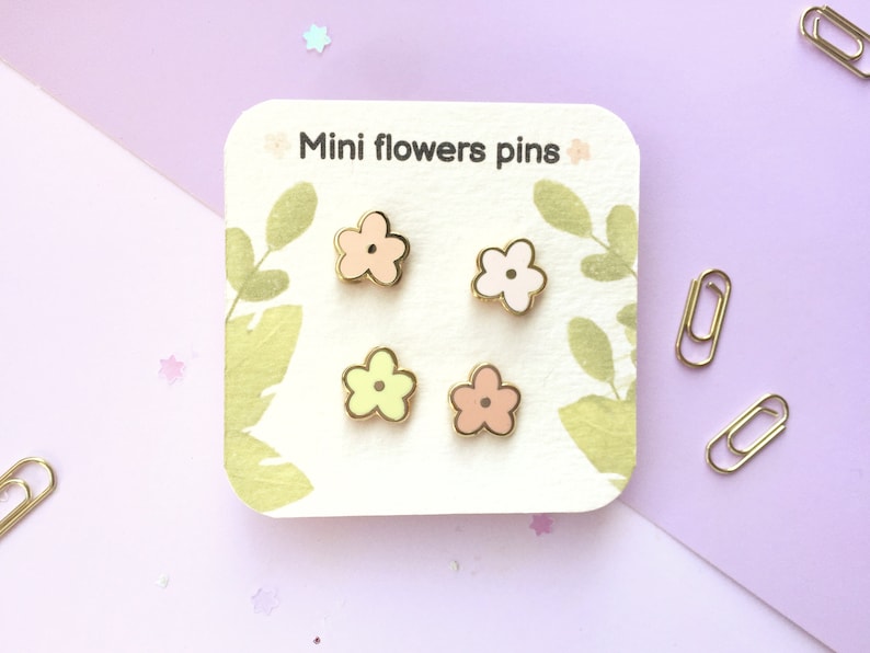 Mini set of flowers pins from the Cute Nature Friends collection floral mini Filler lapel pin Spring / summer Pins Spring Present 画像 1