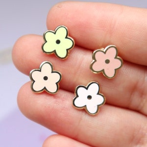 Mini set of flowers pins from the Cute Nature Friends collection floral mini Filler lapel pin Spring / summer Pins Spring Present 画像 3