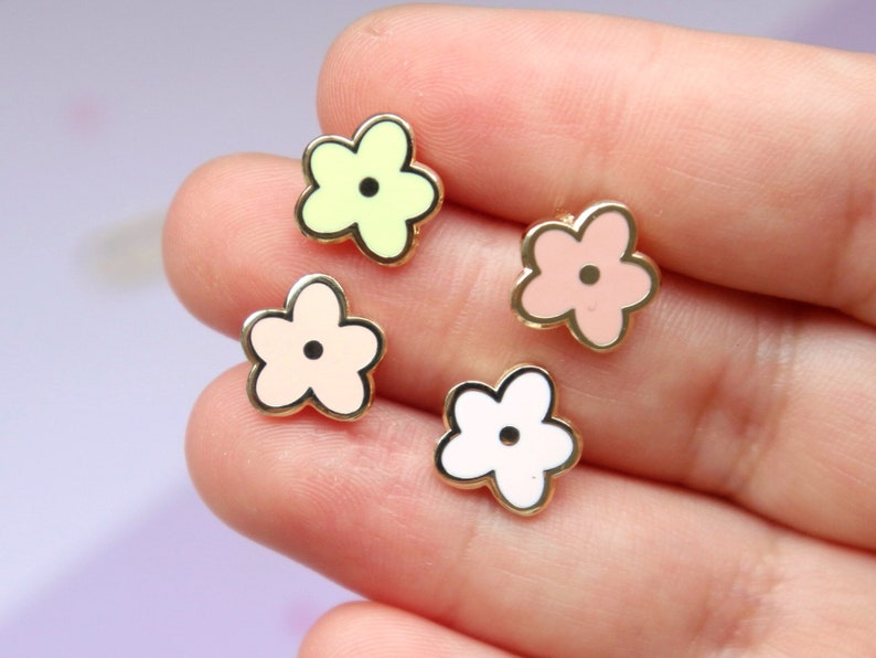 Mini set of flowers pins from the Cute Nature Friends collection floral mini Filler lapel pin Spring / summer Pins Spring Present image 3