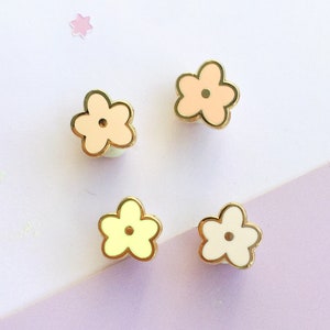 Mini set of flowers pins from the Cute Nature Friends collection floral mini Filler lapel pin Spring / summer Pins Spring Present image 2