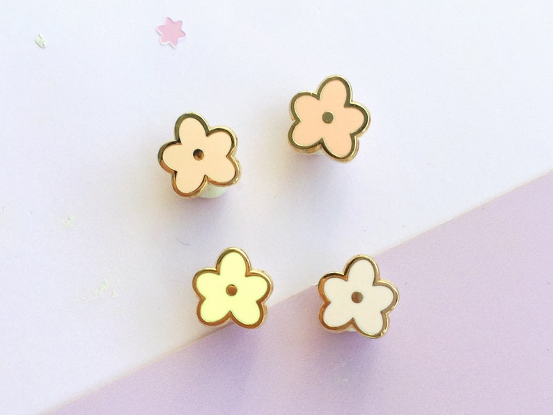 Mini set of flowers pins from the Cute Nature Friends collection floral mini Filler lapel pin Spring / summer Pins Spring Present image 2