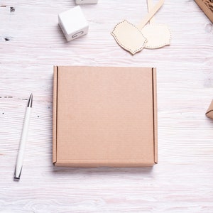 Lot van 15 stuks 5,5 x 5,5 x 1 inch minikraft kartonnen verzenddoos met deksel, gevouwen doos, geschenkverpakking,