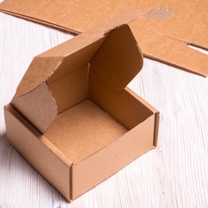 Heleboel 13 stuks 4x4 inch Mini Kraft Carton Mailer Box met deksel, gevouwen koffer, geschenkverpakking,