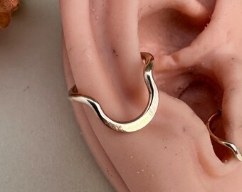 Crossover Conch Clicker Hoop, G23 Titanium 12mm Gold Conch Earring