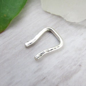 Fine Silver Pinched Staple Cartilage Retainer - Retainer -14g 16g 18g 20g 22g - Tragus Daith Conch Rook Helix -Gauged Earring -Seamless Plug
