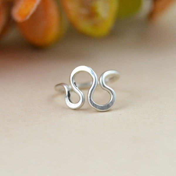 SF Squiggle Cartilage Earring, Abstract Cartilage Hoop, Cartilage Piercing, Cartilage Ring, Endless Earring, Infinity Seamless Ring