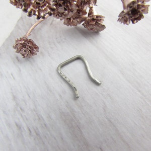 316L Stainless Steel Pinched Staple Septum Retainer - Nose Ring - 16g 18g 20g 22g - Tragus Daith Earring - Cartilage Ring - Nose Ring