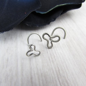 Clover Nose Stud - Stainless Steel, Titanium - 16g 18g 20g 22g 24g Nose Ring - Nose Stud - Dainty Open Loop Nose Ring