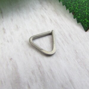 Smooth V Septum Ring - Titanium, 316L Stainless Steel Seamless Nose Ring - 16g 18g 20g - Helix Tragus Daith Earring - Septum Bar