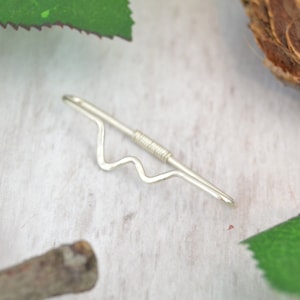 Piercing industrial de plata con textura de montaña - Barra industrial - Argentium - 20 g, 18 g, 16 g, 14 g - Piercing industrial - Doble oreja