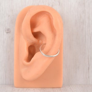 14k Gold Chic Cartilage Earring - Helix Jewelry - 16g 14g 18g 20g 22g Earring Hoop - Tragus Ring - Minimalist Seamless Ring- Endless Hoop