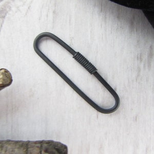 Barre industrielle sans couture au niobium noir - Piercing industriel sans nickel - 20 g 18 g 16 g 14 g - Barre industrielle 26/28/30/32/34/36/38/40/42 mm