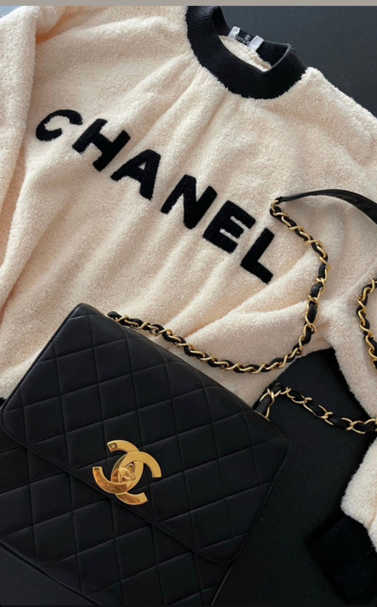 CHANEL GOLD CCロゴ クリアバッグ Vintage 90s CHANEL Black 24k Gold Plated CC Logo Turn Lock