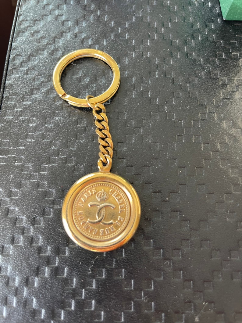 Vintage 90s CHANEL Coco CC Logo Gold Chain Link Medallion Keychain