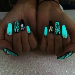 Brilla en el pigmento oscuro NAIL para uñas acrílicas y geles