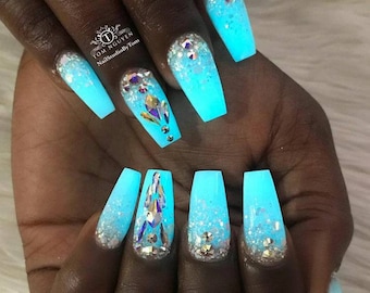 Glow In The Dark Nail Polish: DIY Designs You’ll Love - Foto 4