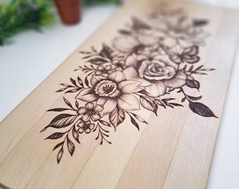 Tabla de quesos de abedul con pirograbado floral: tabla para servir embutidos