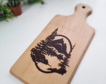 Tabla de cortar de madera de haya: diseño de pirograbado de montaña