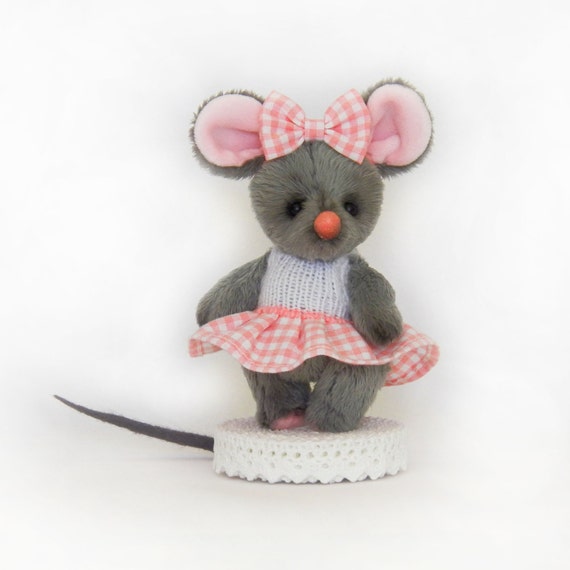 mouse stuffed toy