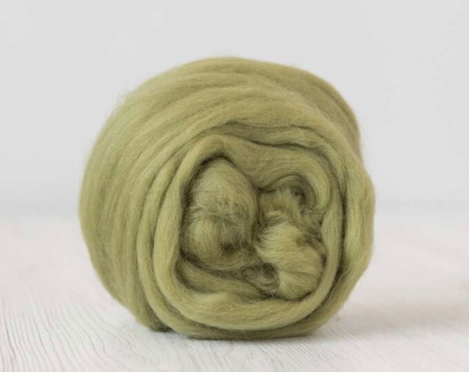 ASPARAGUS, Fine Merino Wool Roving, 50grams, 1.75 oz, for,weaving, tapestry, spinning, felting
