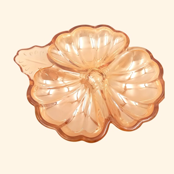 CLOVER in vintage salmon iridescent glass, empty pockets