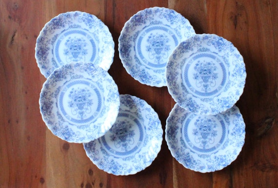 ARCOPAL French opaline dessert plates, HONORINE motif