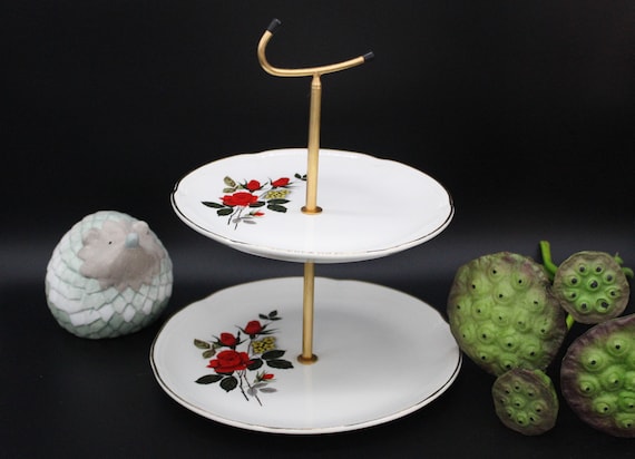 Serving stand/display stand in white porcelain with red and pink decoration, 2 tiers, Orchies Moulin des Loups