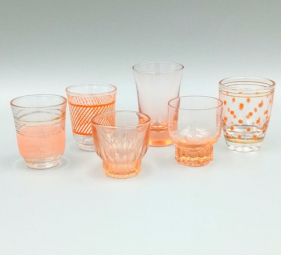 6 mismatched vintage orange-pink LIQUEUR GLASSES to give a modern touch to your table