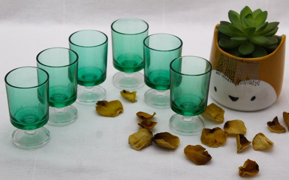 6 Liquor GLASSES 4 cl with luminarc stem Swedish model n 7 emerald green