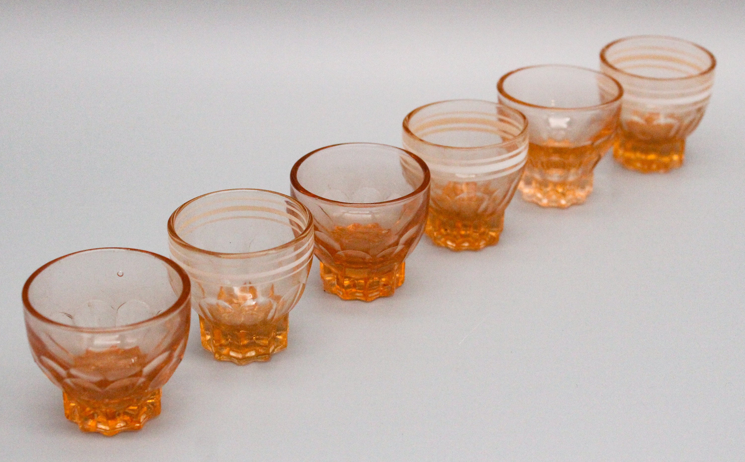 6 Verres à Liqueurs Rosaline Vintage Années 1950, 3 Roses et Lignes Blanches