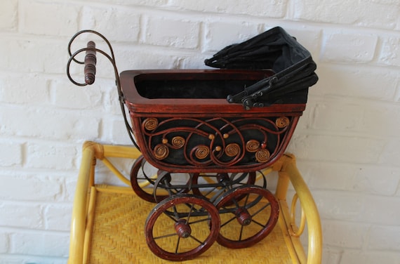 Beautiful Victorian doll's pram, Dolls Pram,